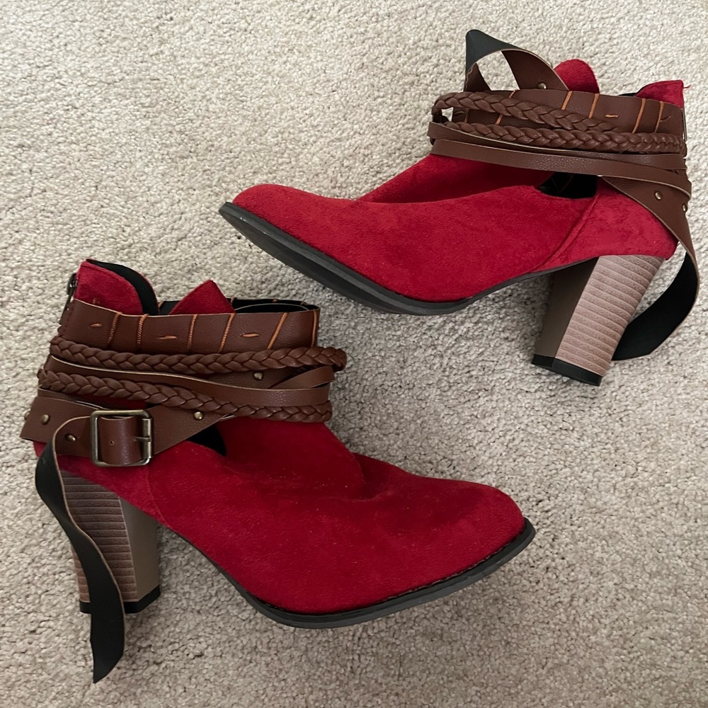 Italian buckle strap booties